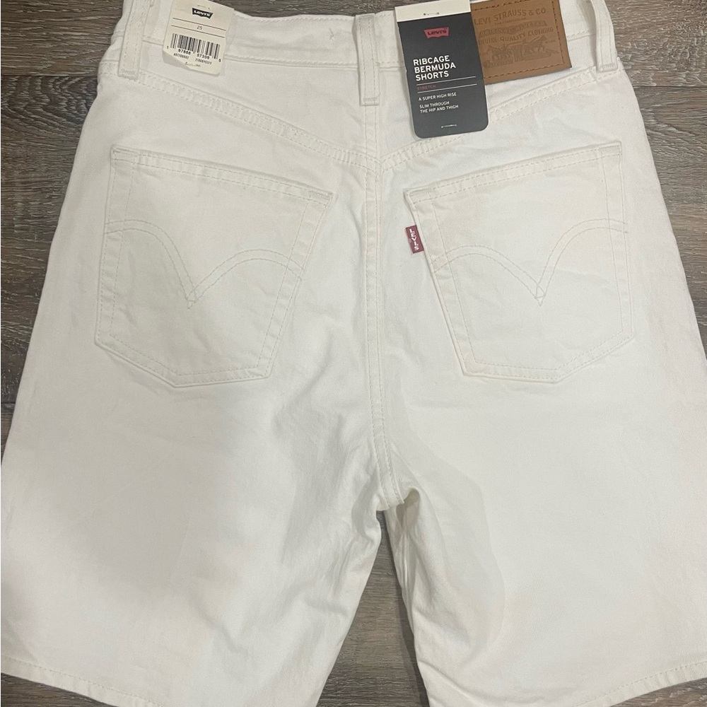 Levi's Women’s Ribcage Bermuda Ivory Denim Shorts, Size 25